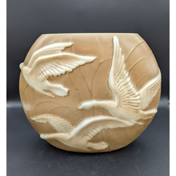 Antique Phoenix Glass Pillow Vase Cream White 3D Geese Swans Flying - Picture 1 of 12